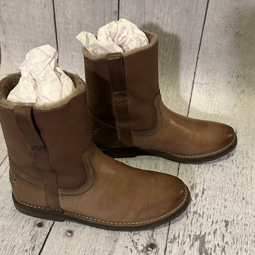 New in Box - Frye Celia Short Shearling Leather Boots - Size 7.5 M - Charcoal